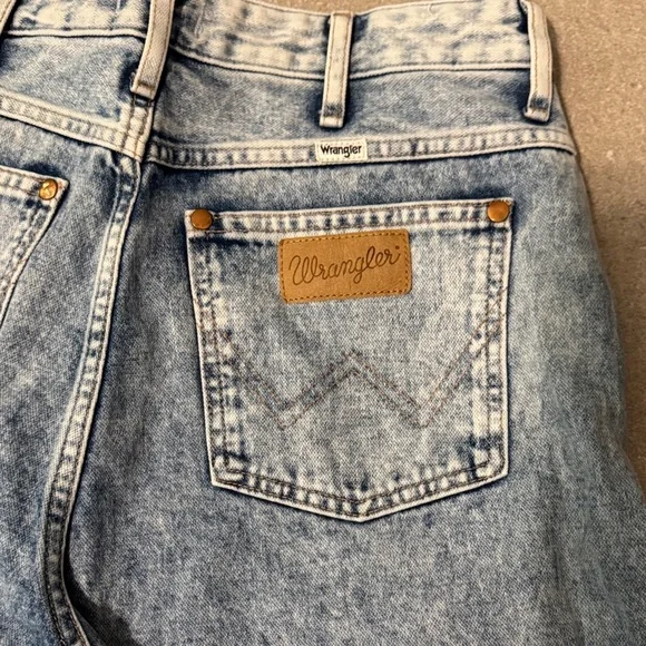 Women’s Wrangler Barrel 652 High Rise Jeans - Picture 4 of 5